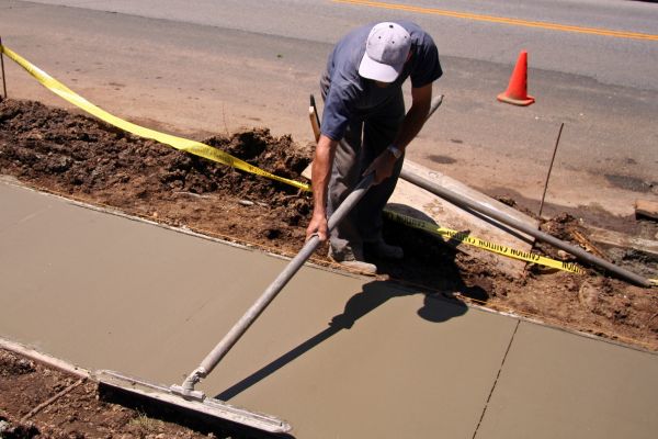 Cost of Sidewalk Pouring in Stockton